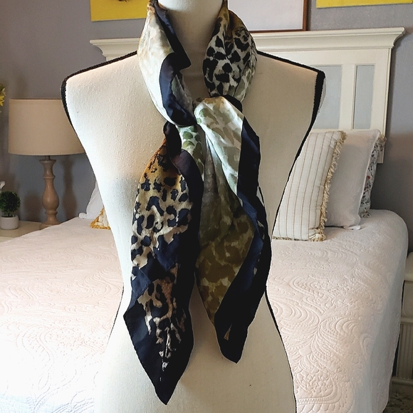 Adrienne Landau Silk Leopard print scarf - Picture 1 of 15